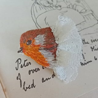 Robin Hand Embroidered Brooch 