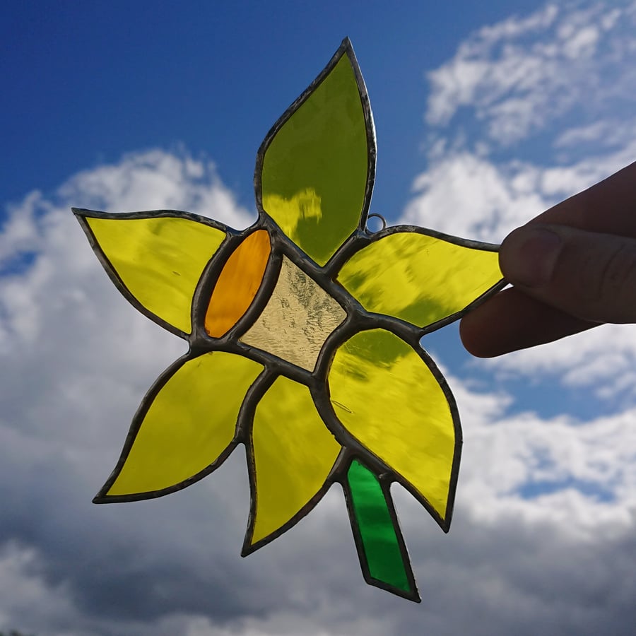Stained glass yellow daffodil flower suncatcher hanging decoration. 