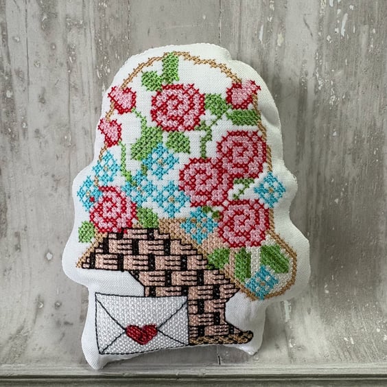 Bowl Filler - Basket of Flowers - SY 0077