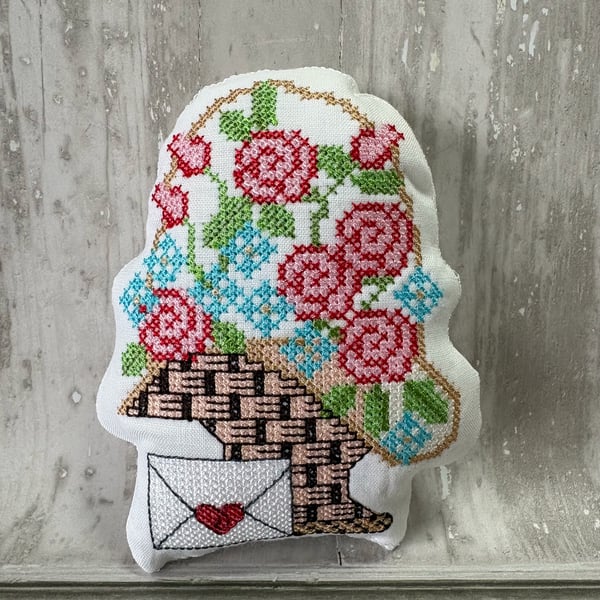 Bowl Filler - Basket of Flowers - SY 0077