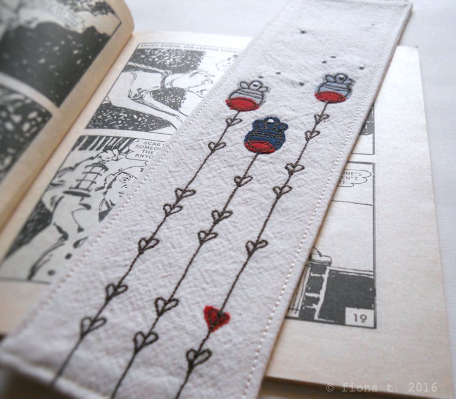 freemotion embroidered floral fabric bookmark 