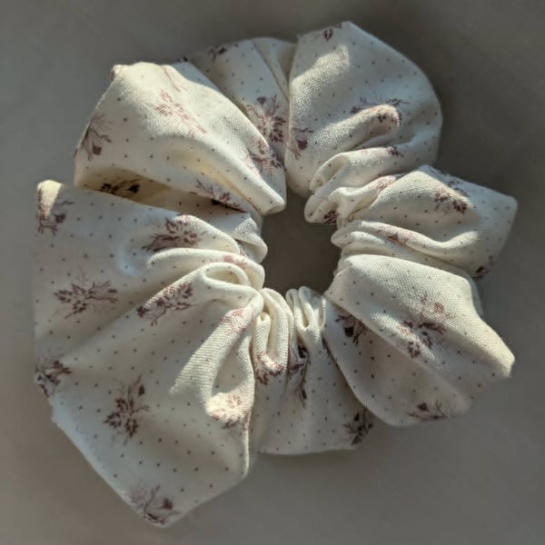 Hair Scrunchie - Vintage Rose 