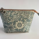 Cotton washbag of toiletry bag with waterproof lining