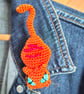 Crocheted cat brooch - ginger - Image 1