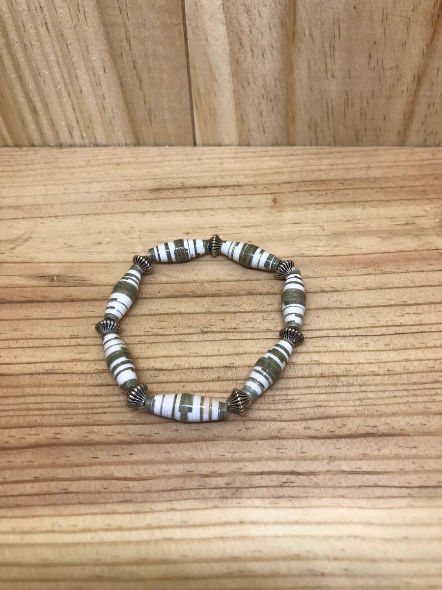 Paper Bead Bracelet. (208)