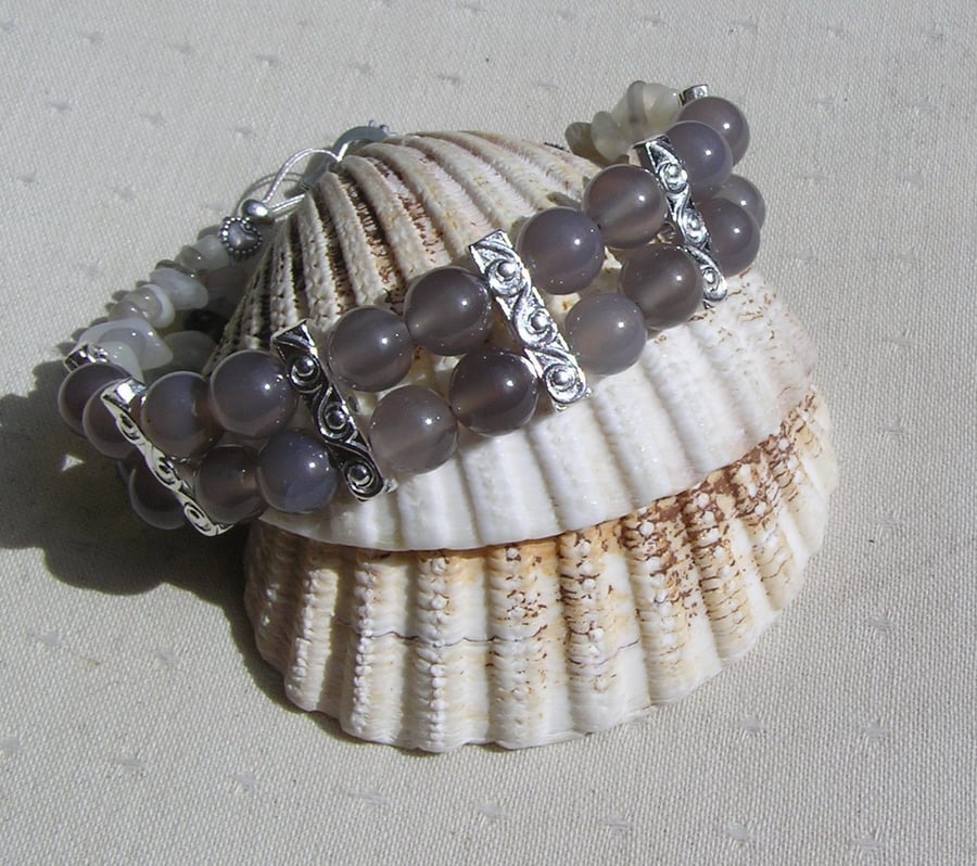 Grey Agate & Grey Moonstone Gemstone Beaded Bracelet