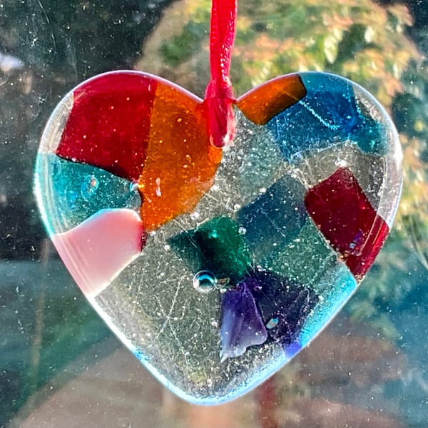 Fused glass heart suncatcher 