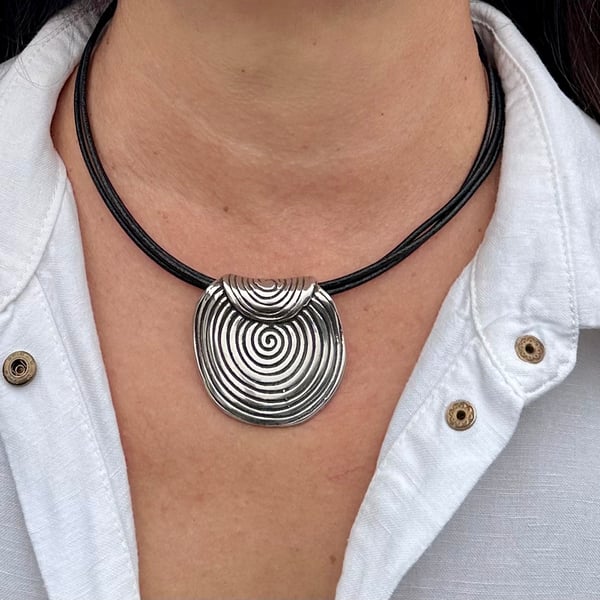 Necklace for women, Leather choker necklace, Pendant necklace, Boho jewellery