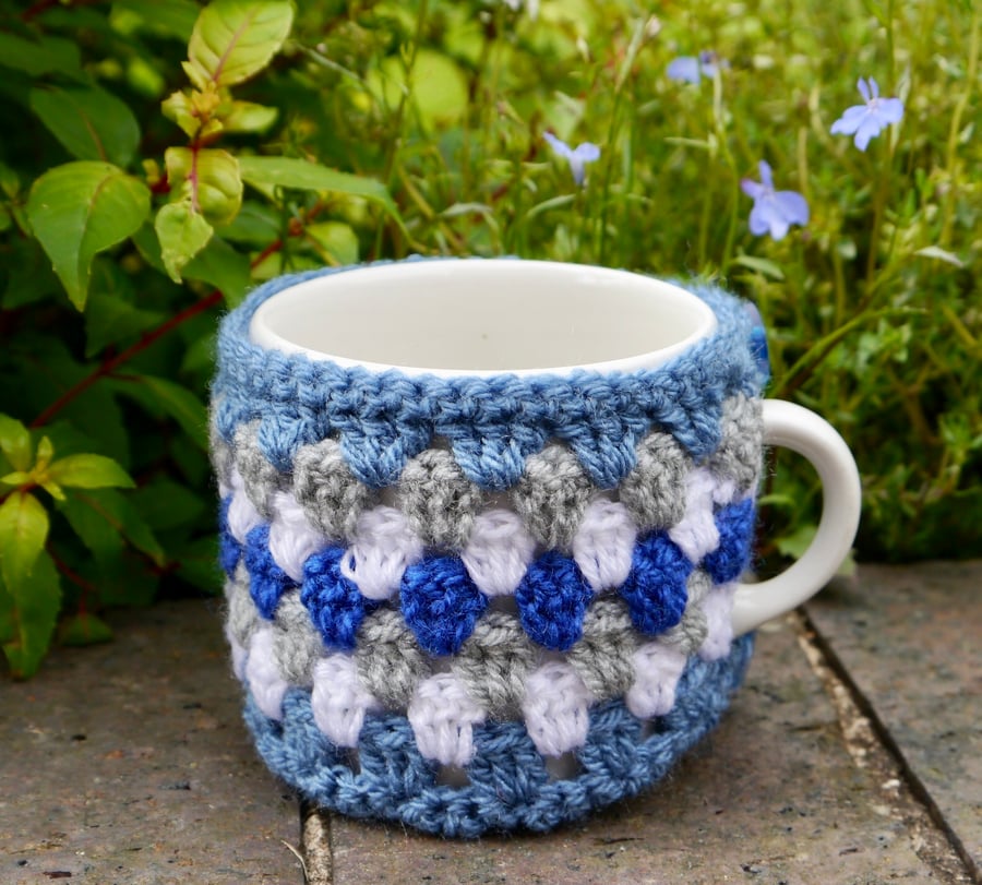 Blue Retro Stripe Crochet Mug Cosy