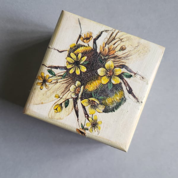 Handmade Bee Wooden  Decorated Box - Christmas Decorations 