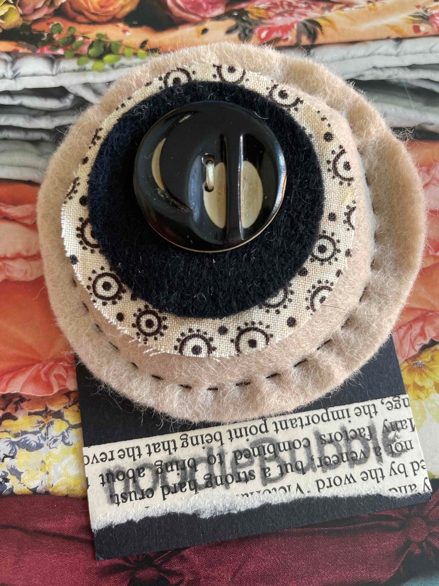 Felt Button Brooch - ever decreasing circles 