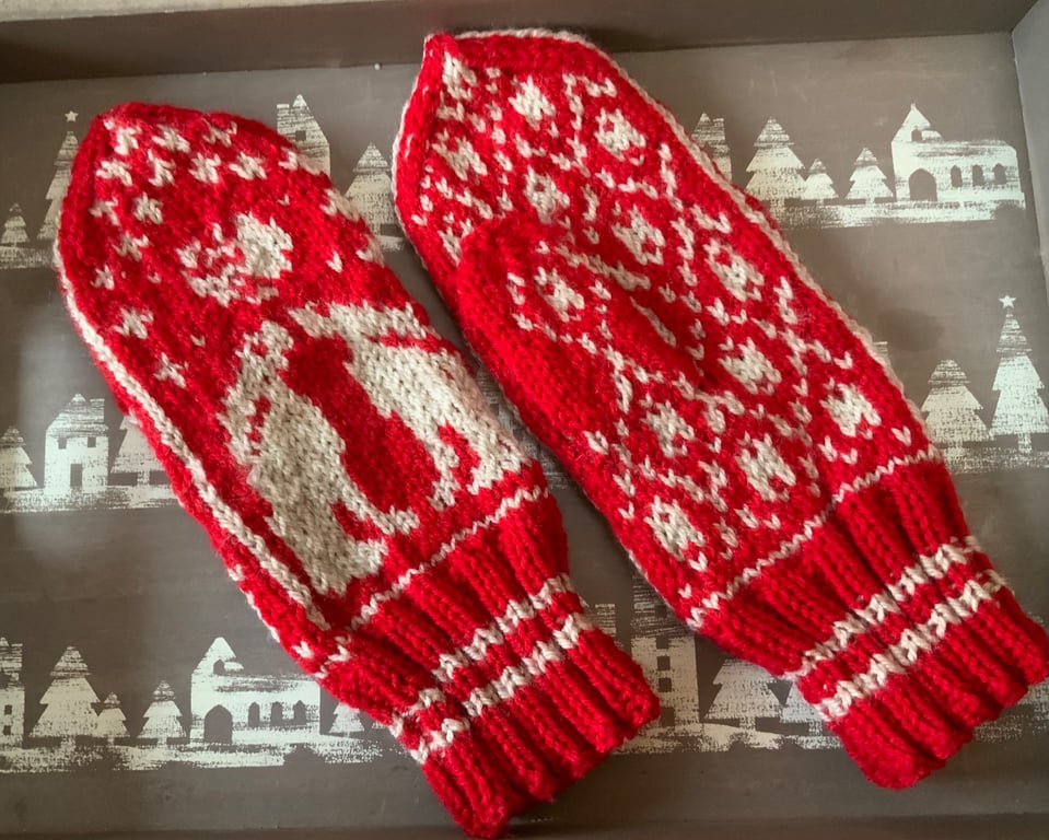 Hand Knitted Ladies Moon Gazing Hare Winter Mittens