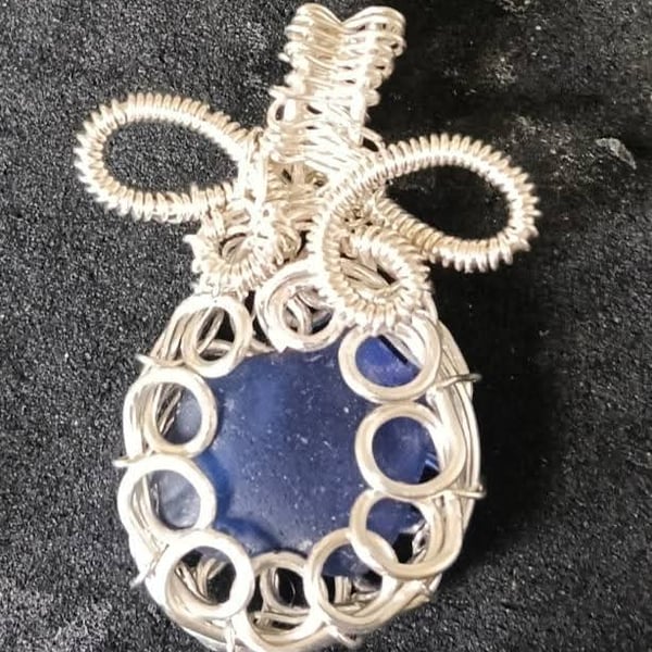 BLUE BIRD'S-EYE Pendant 