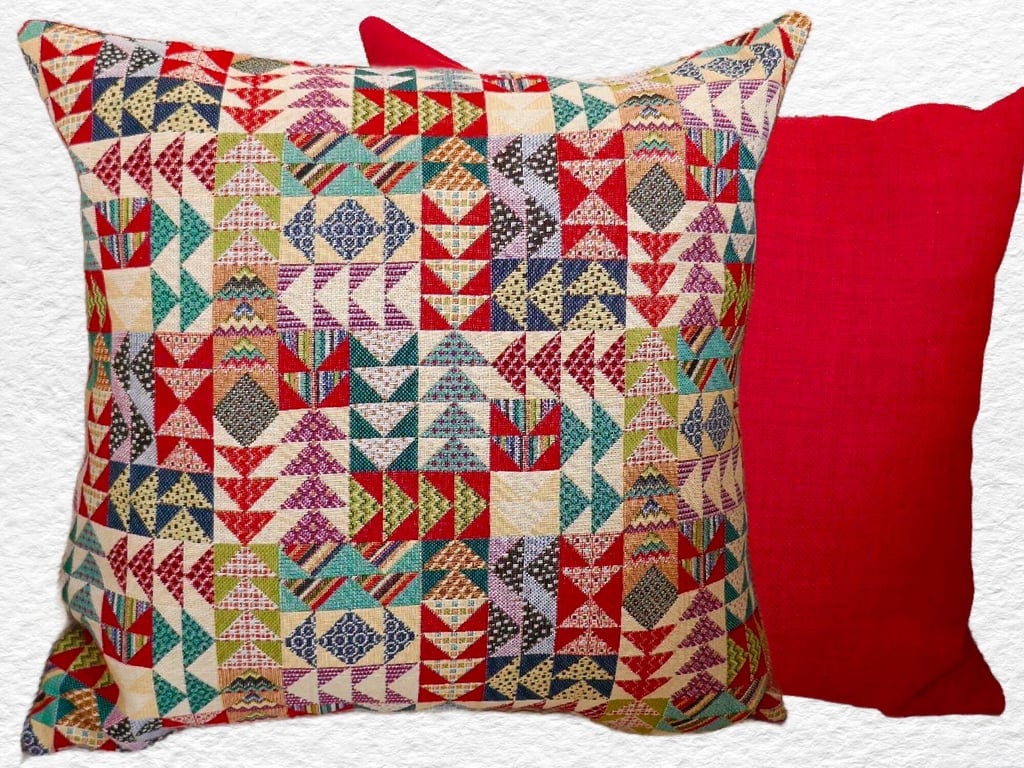 Cushion with Pad: Tapestry Arrows design Red reverse 17"(43cm)
