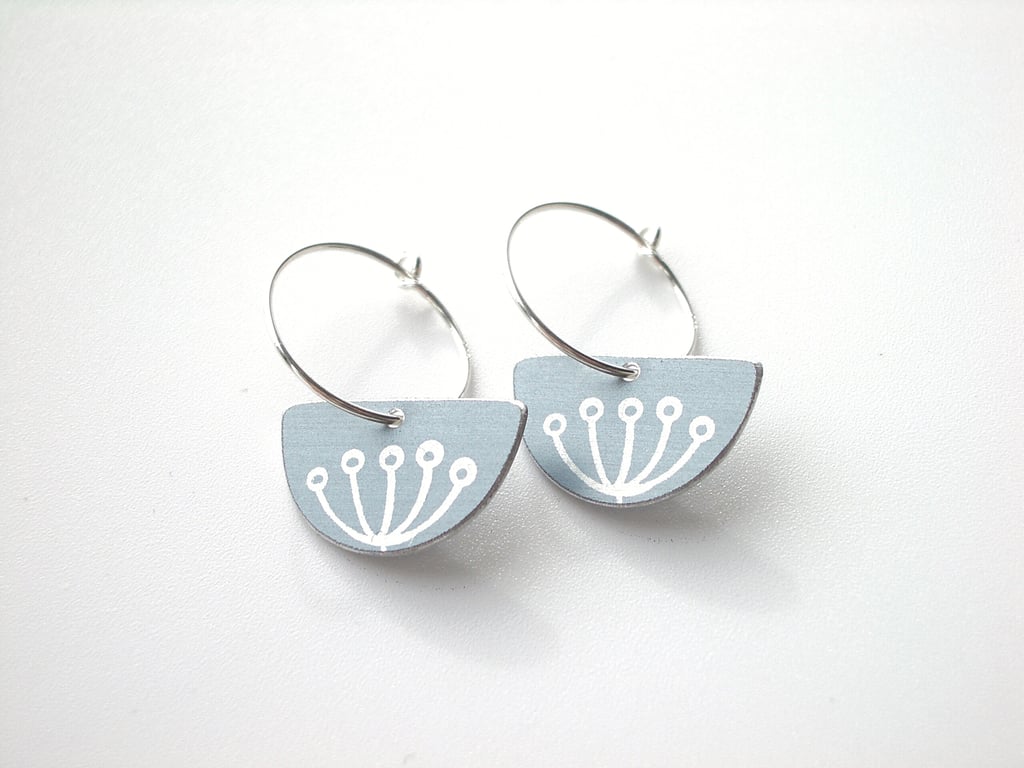 Cow parsley hoop earrings in grey