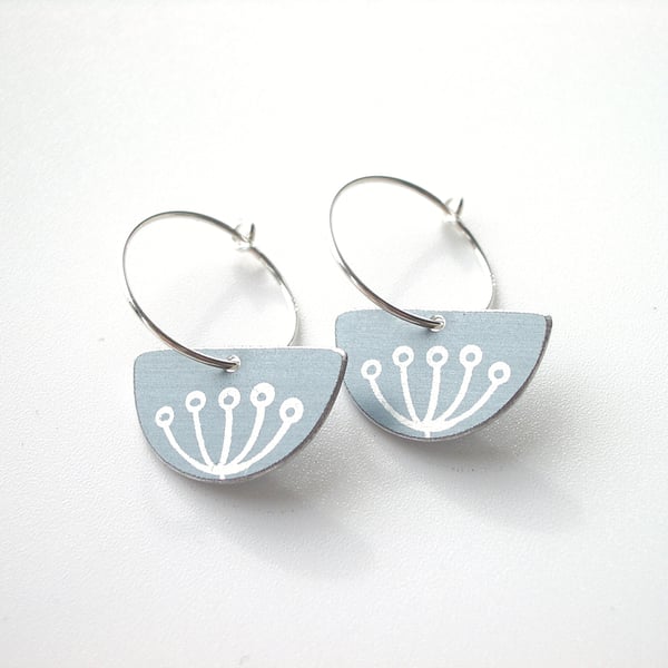 Cow parsley hoop earrings in grey