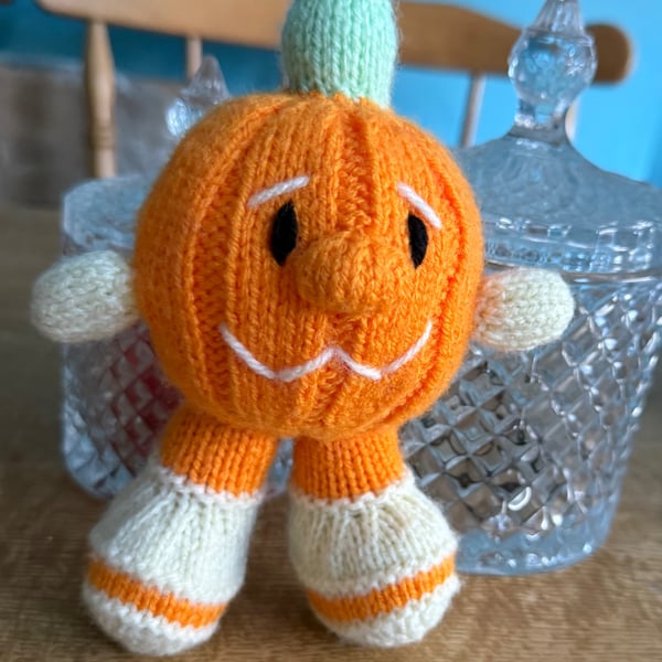 Seasonal knitted pumpkin 