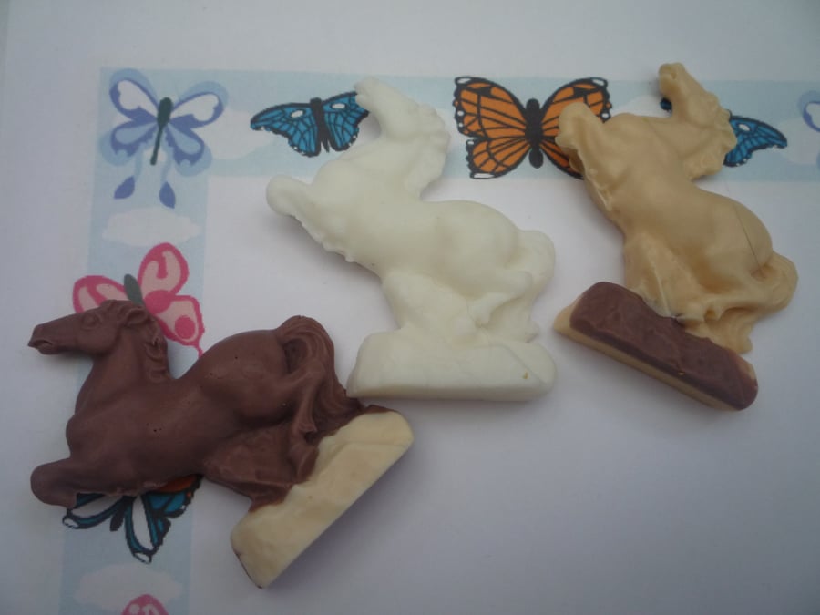 horse shaped novelty soaps x 3