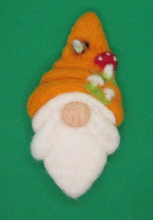 Brooches  Pins  Clips Handmade felted Gnome Toadstool Mushroom bee flowers Hats 