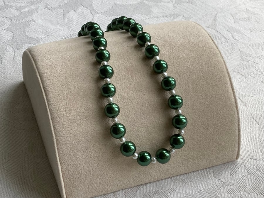 Green & White necklace 