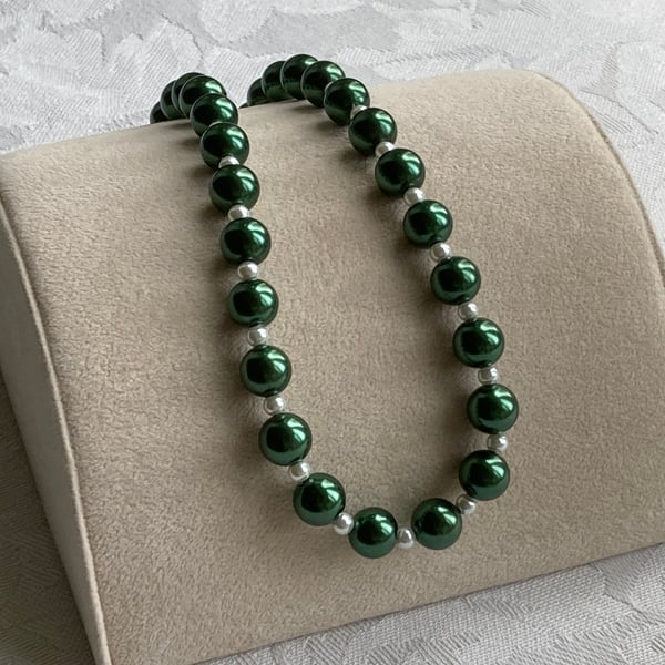 Green & White necklace 