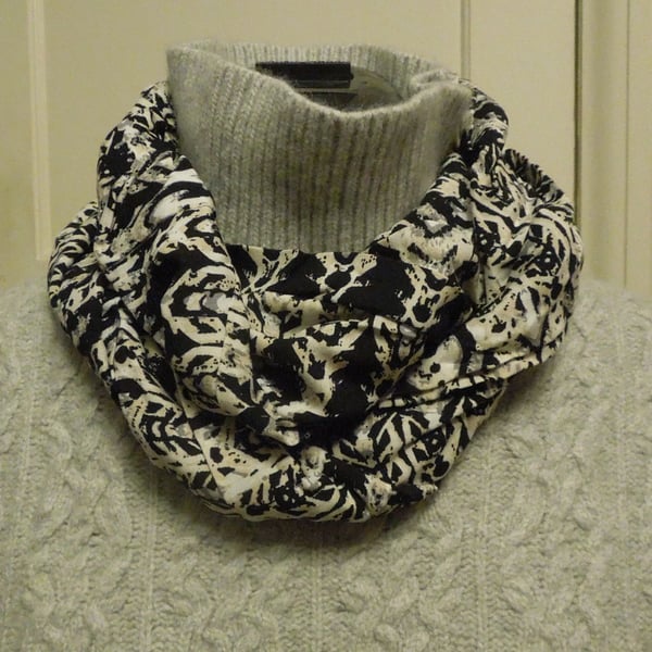 Black print twist scarf 