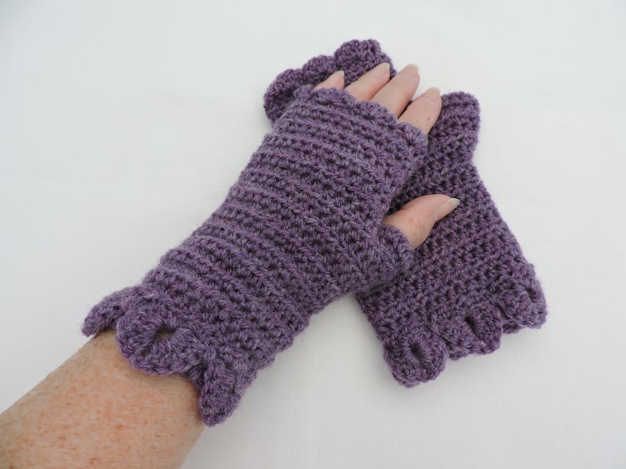 Clearance Sale now 5.00  Dragon Scale Cuff Fingerless Mitts Heather