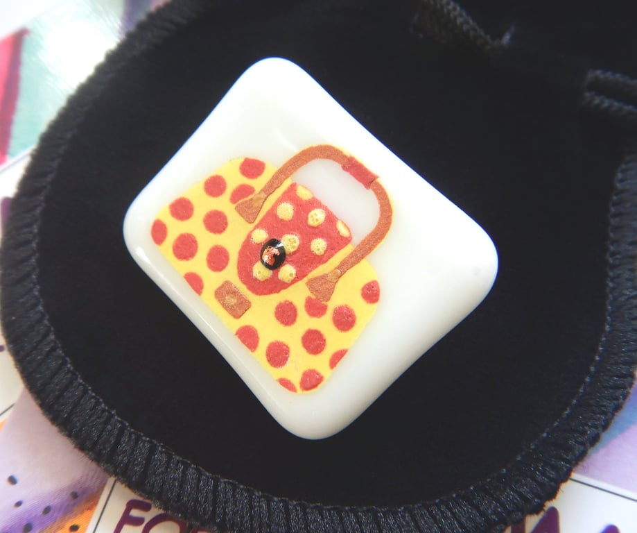 HANDMADE FUSED DICHROIC GLASS 'RED & YELLOW HANDBAG' BROOCH.