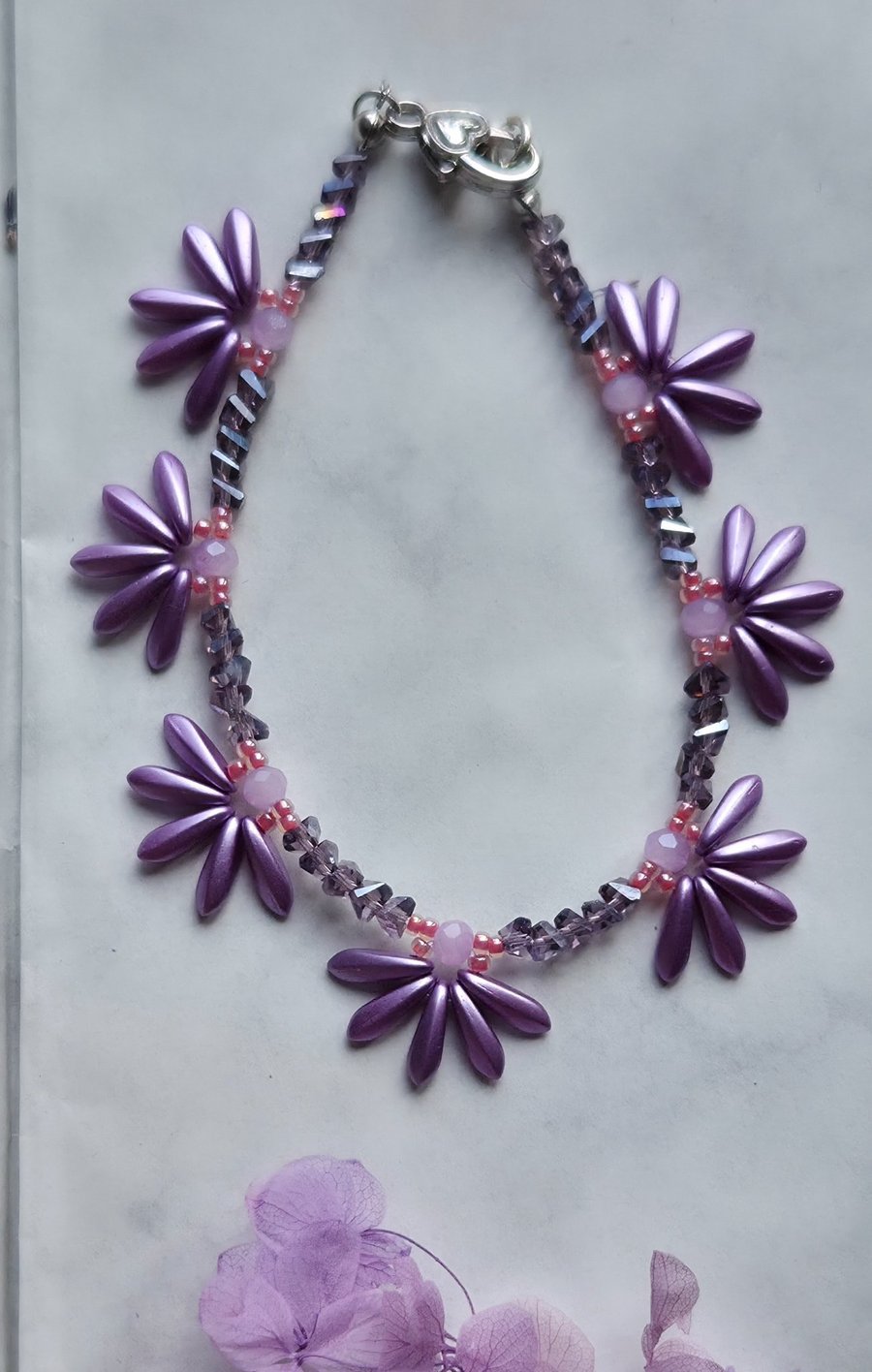 Purple Daisy Blossom Bracelet – Handmade Boho Floral Crystal Beaded Bracelet