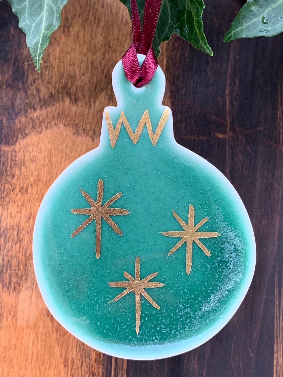 Glazed Porcelain Green Round Bauble                          