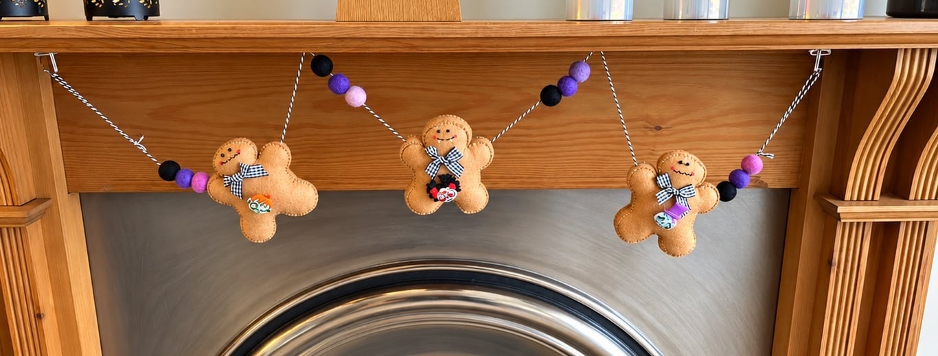 Halloween Gingerbread Garland – Handmade Felt Vampire Gingerbread Men