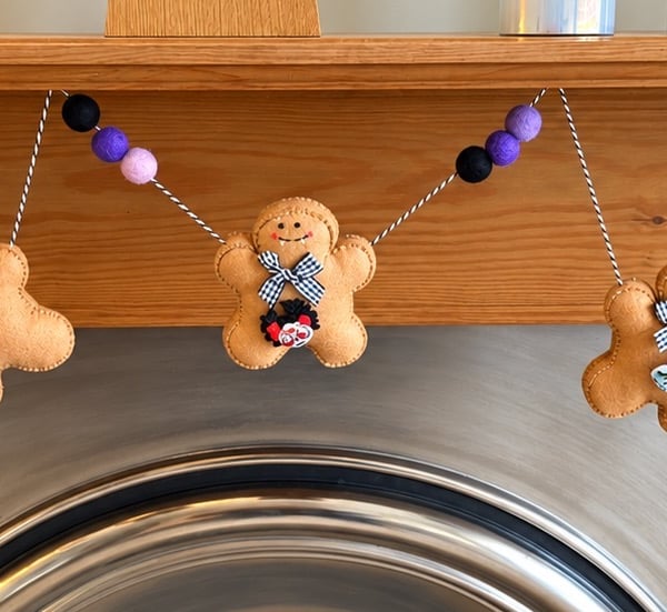 Halloween Gingerbread Garland – Handmade Felt Vampire Gingerbread Men