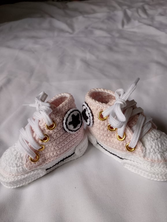 Baby High Top Shoes in pale pink 0-3 months 