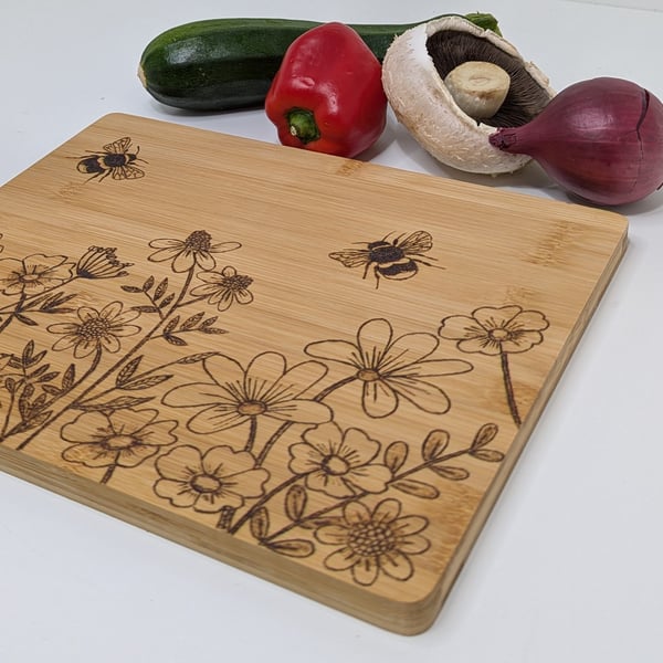Pyrography chopping board, bees and wildflowers nature design, kitchen gift