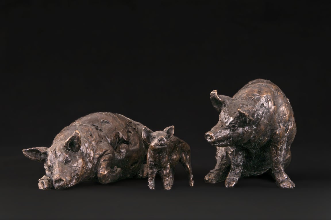 Foundry Bronze Family of Pigs Animal Statue Small Bronze Metal Sculptures