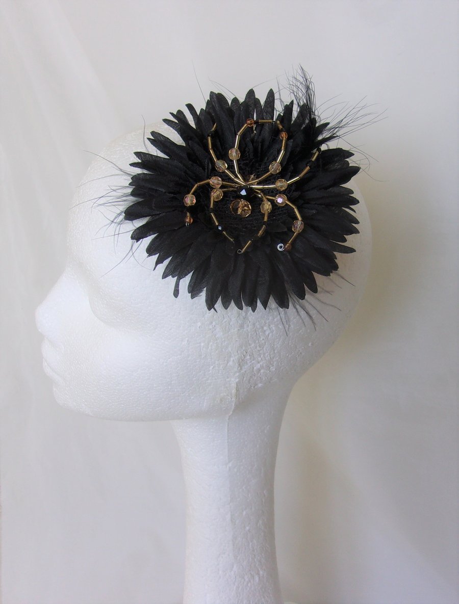 Black Daisy Flower & Gold Beaded Spider Gothic Halloween Hair Clip