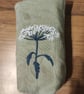 Tissue Holder green with embroidered Cow Parsley