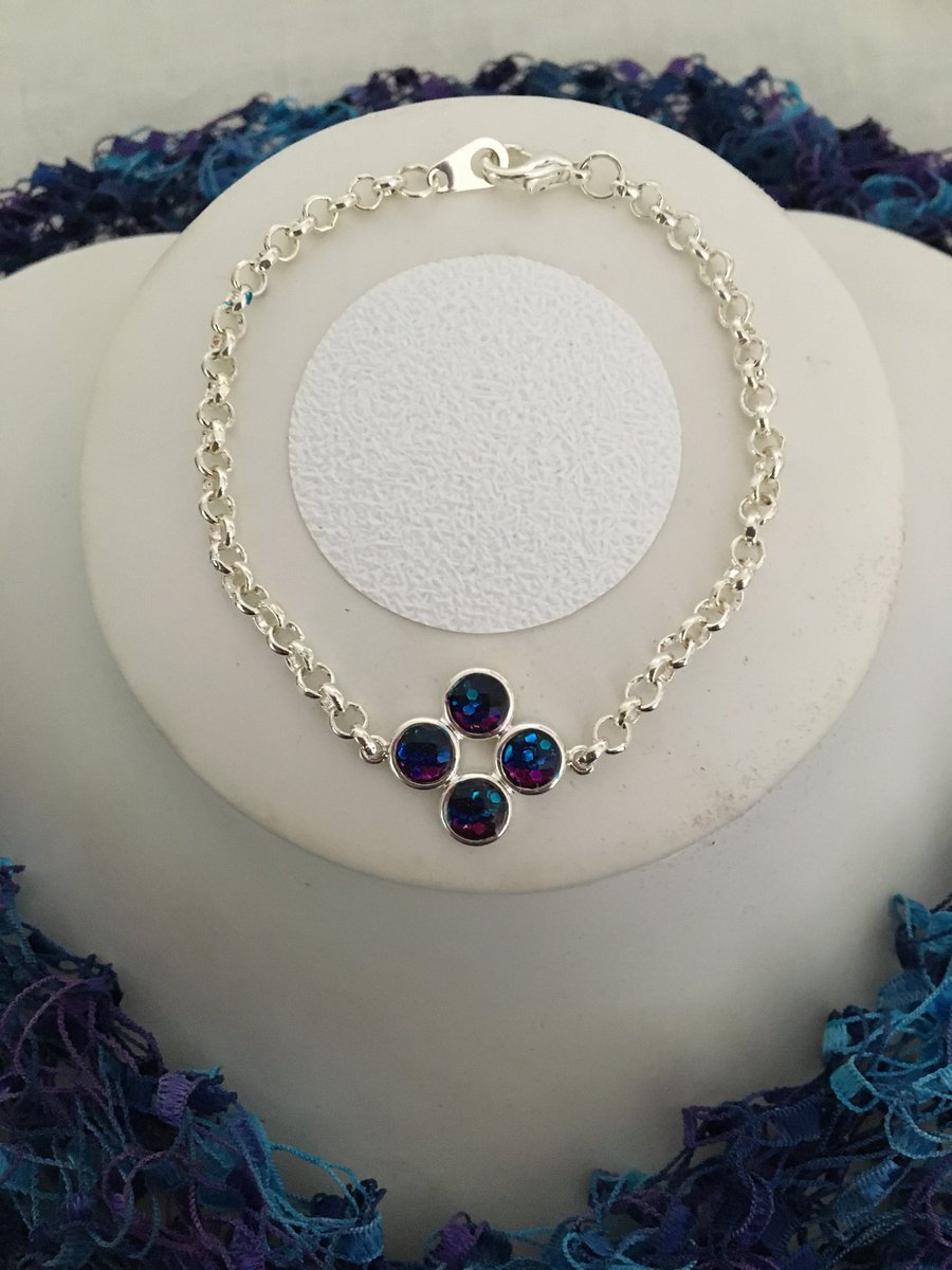 Pretty Tri-Coloured Centred Bracelet