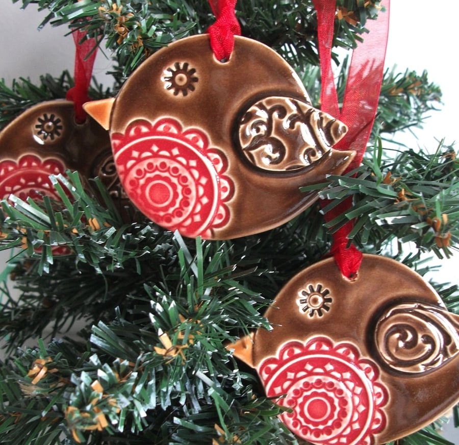 Ceramic robin Christmas decoration