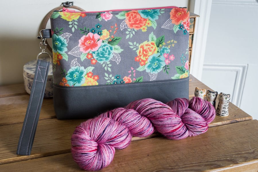 Project bag - a generously sized zipped pouch with detachable wristlet