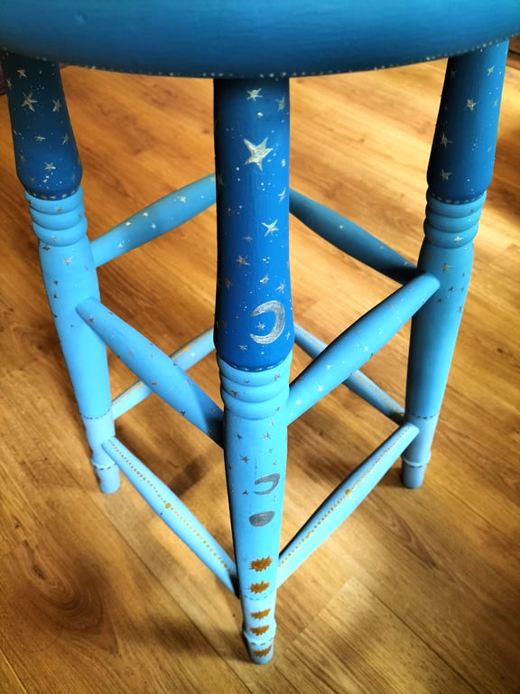 Moon and stars stool