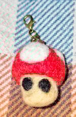Handmade Needle Felted Red Mushroom Keyring – Retro Gaming Inspired 