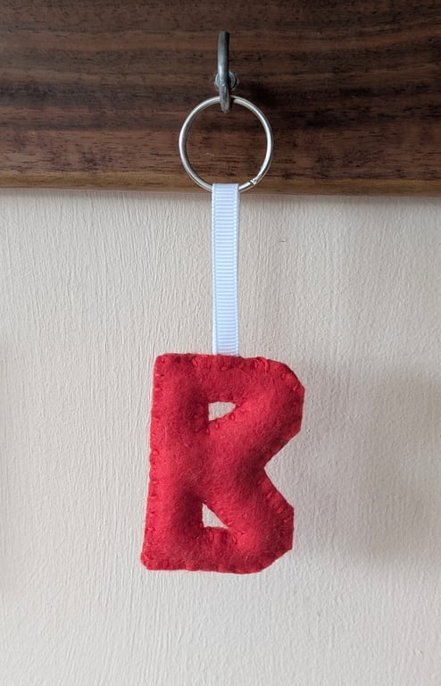 Handmade felt alphabet letter keyring B