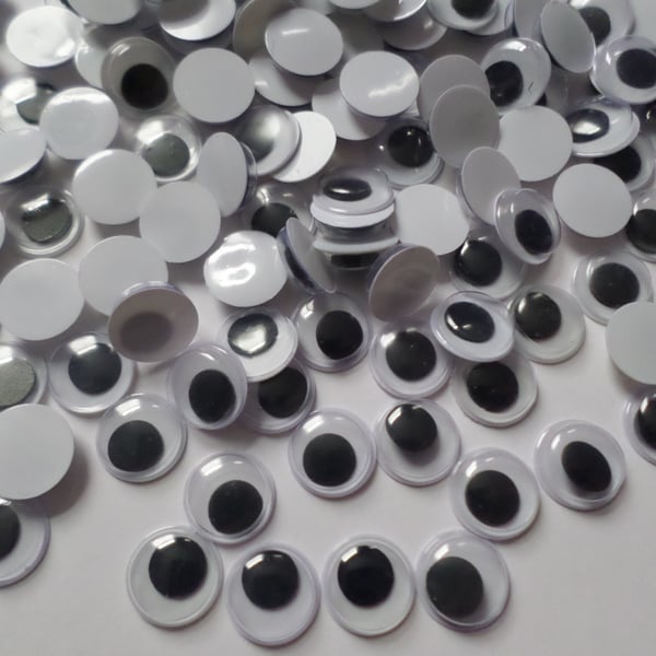 50 x Plastic Googly Eyes 10mm Folksy