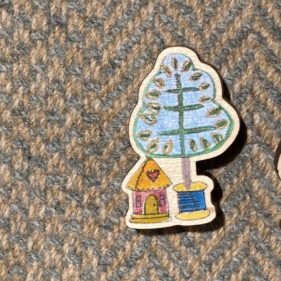 Pin badge - 1 blue tree