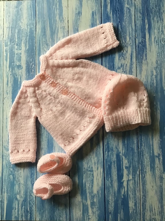 Newborn baby matinee set in pink