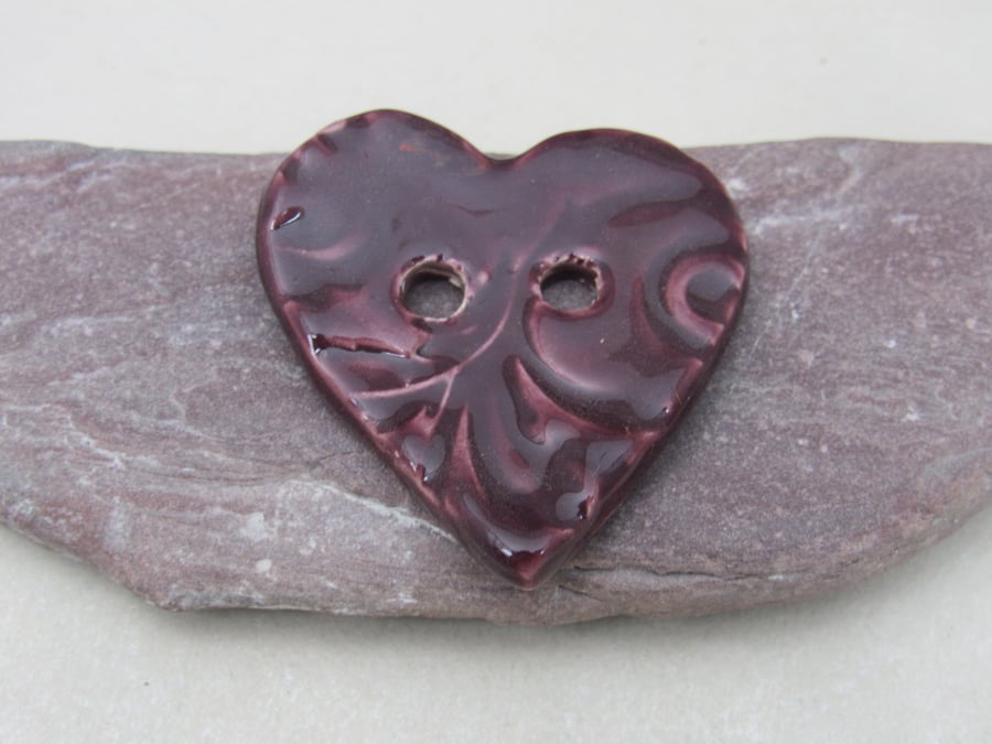 Medium Aubergine Purple Brocade Texture Heart Shaped Ceramic Button