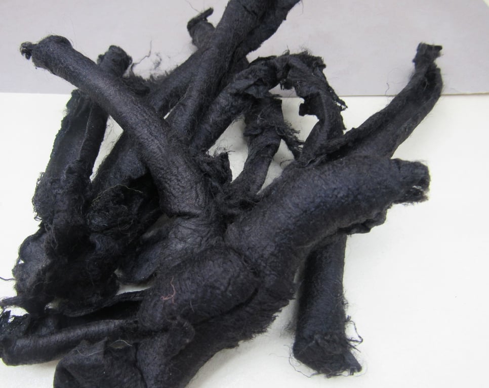 10g Logwood Black Naturally Dyed Silk Carrier Rods