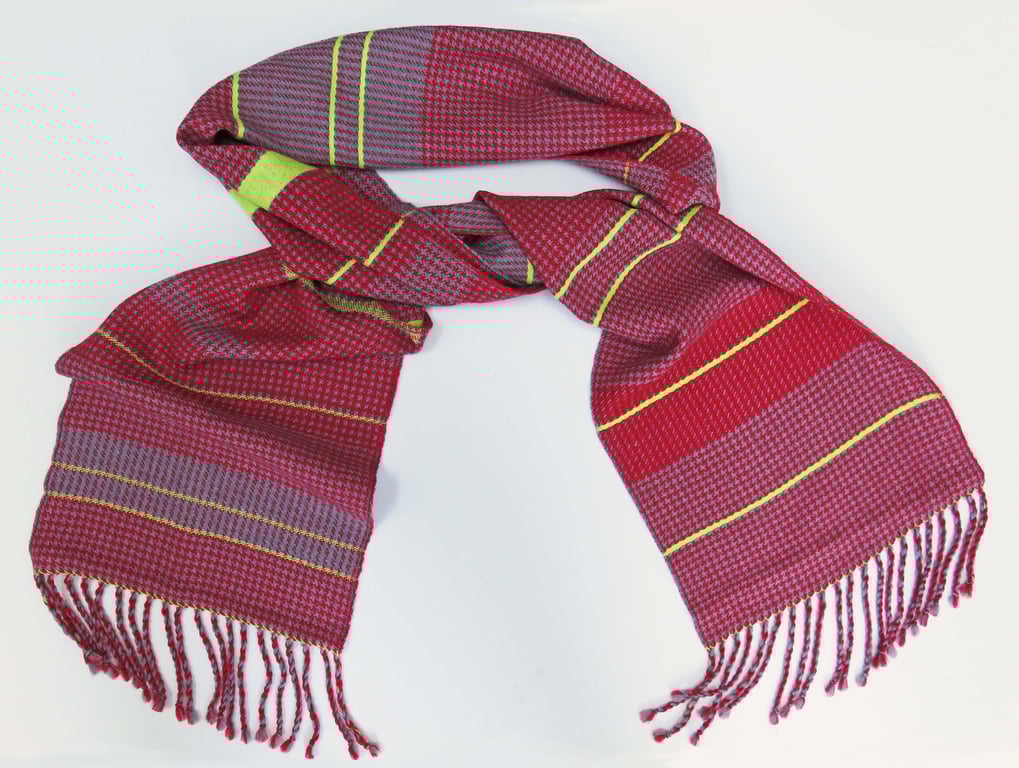 Merino Wool houndstooth scarf