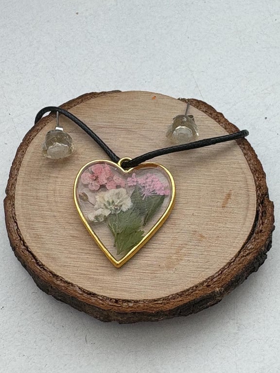 Real Dried Flower Resin Heart Necklace Earrings Set, Botanical Nature Jewelry